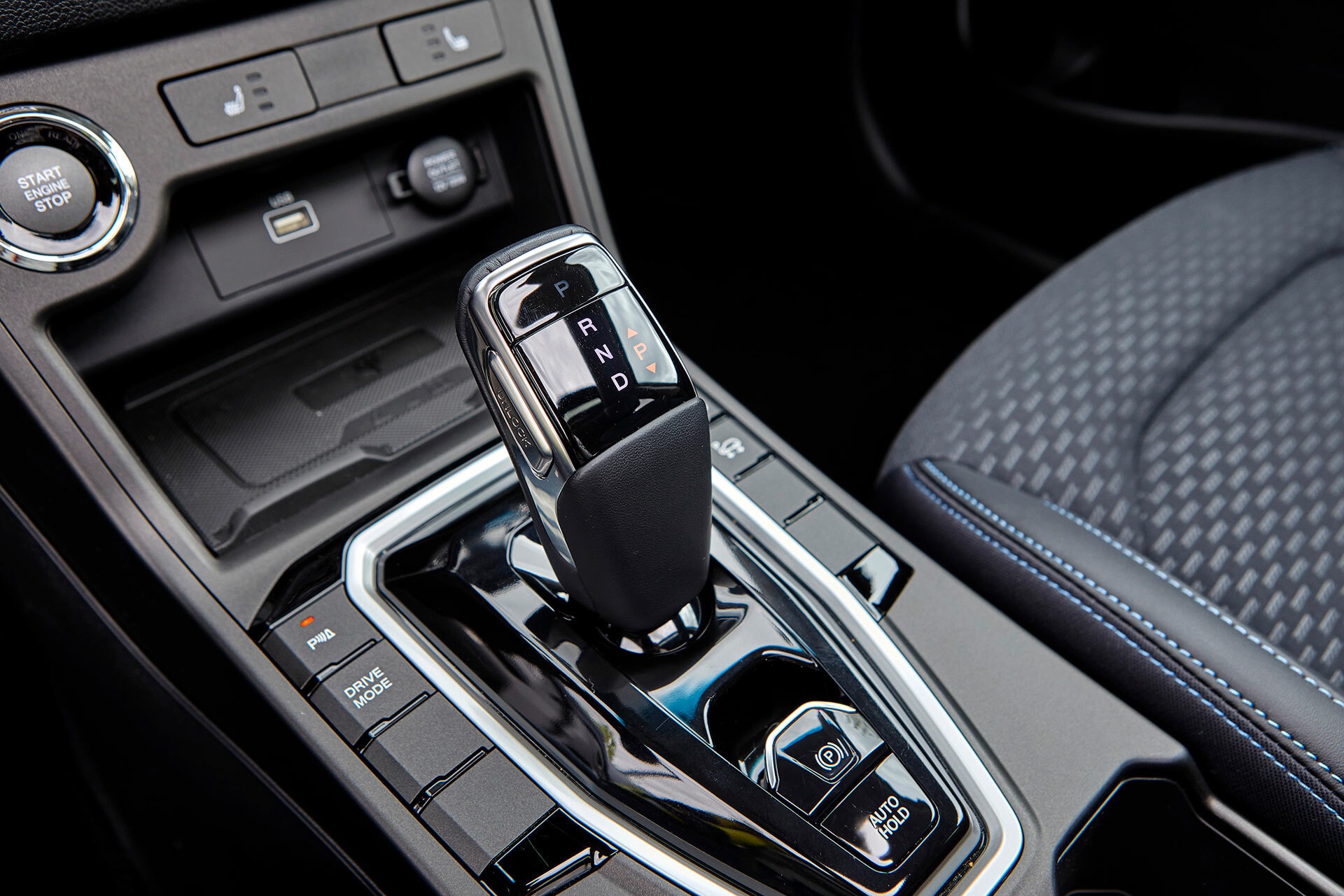 Palanca de cambios de la transmisión automática del Korando.