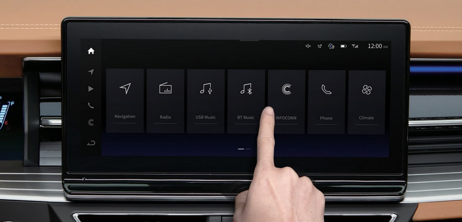Pantalla táctil centralizada en el Torres para controlar el sistema multimedia.