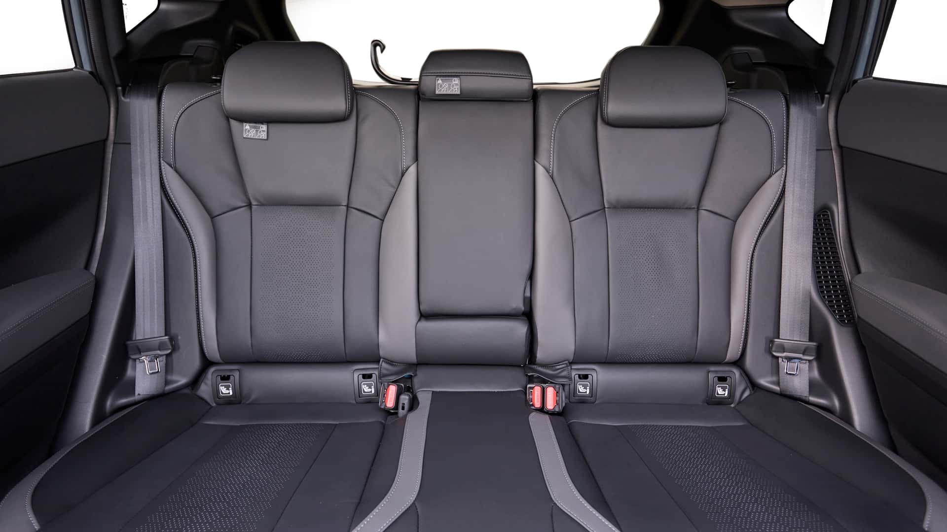 Parte trasera del Subaru Crosstrek mostrando su diseño robusto.