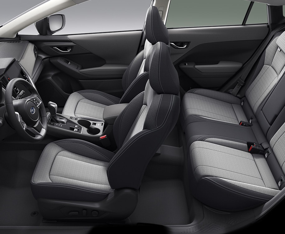 Asientos traseros en posición, reflejando la calidad del acabado.