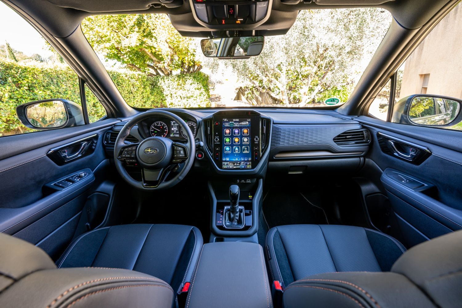 El Subaru Forester luciendo su diseño aerodinámico en un hermoso paseo