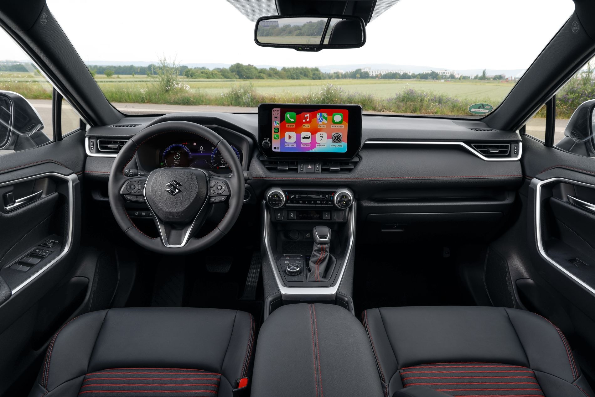 Asientos traseros del Suzuki Across, diseñados para mayor comodidad.