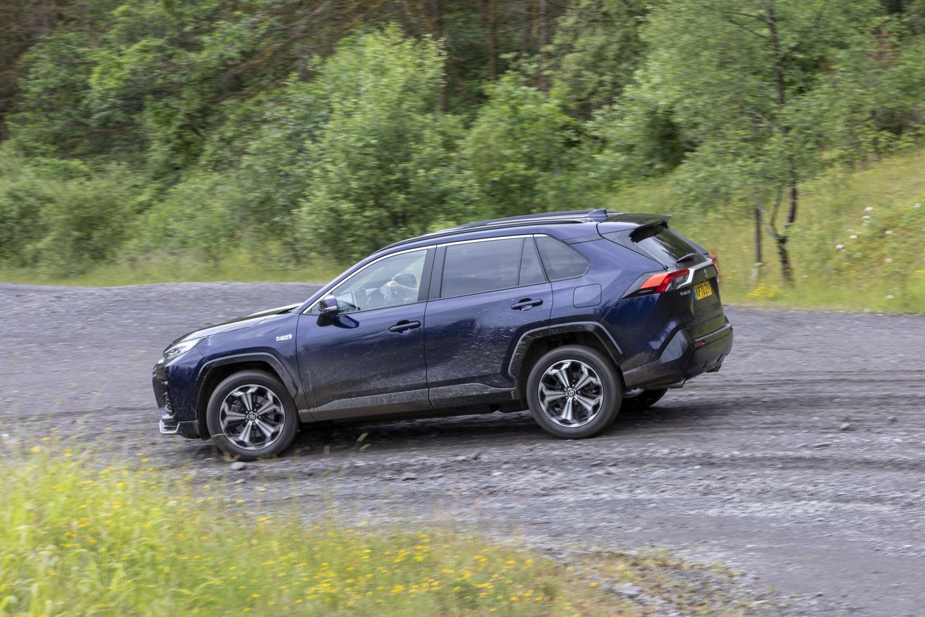 Vista detallada del motor híbrido que potencia al Suzuki Across.
