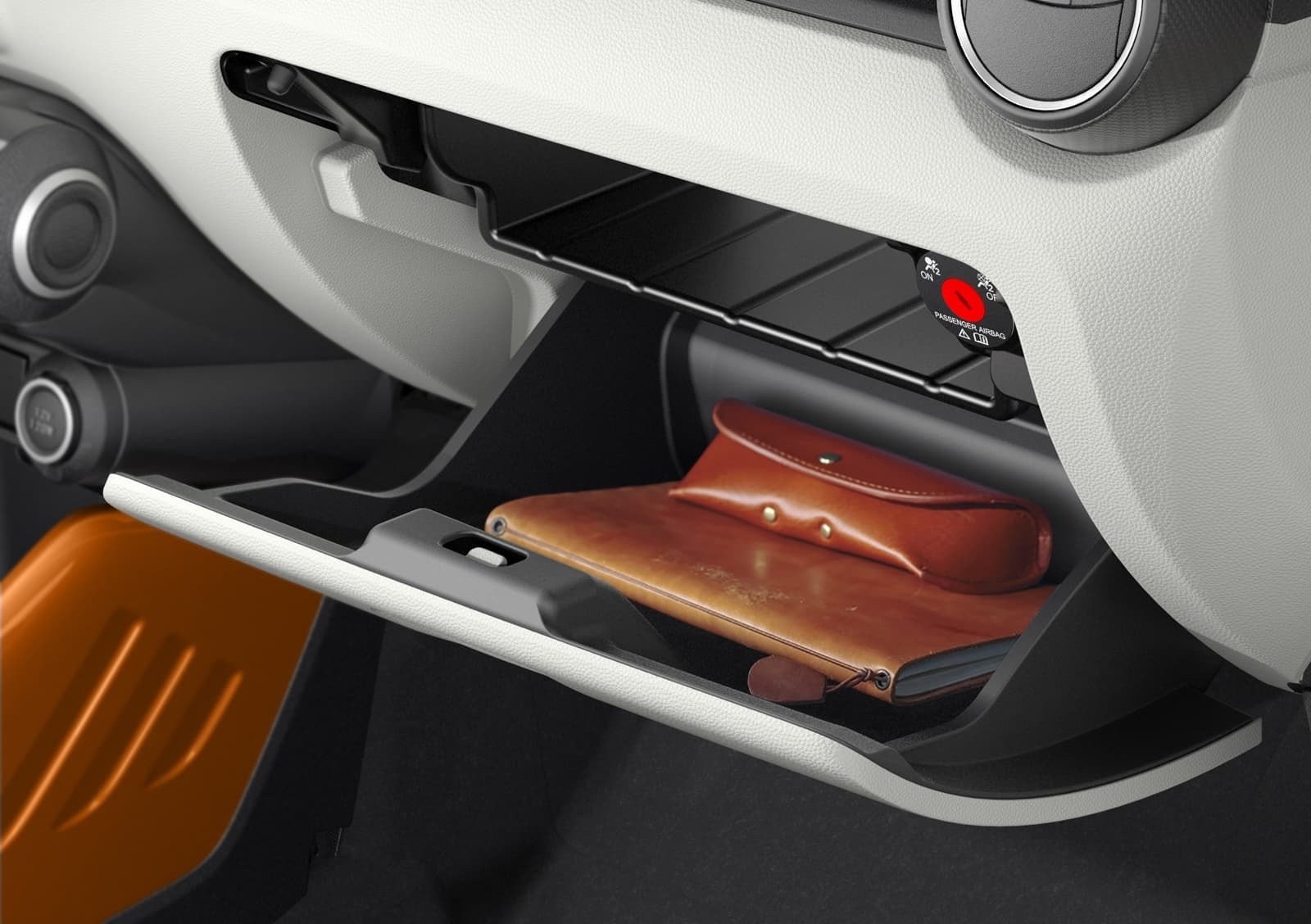 Detallada imagen de la guantera abierta del Suzuki Ignis.