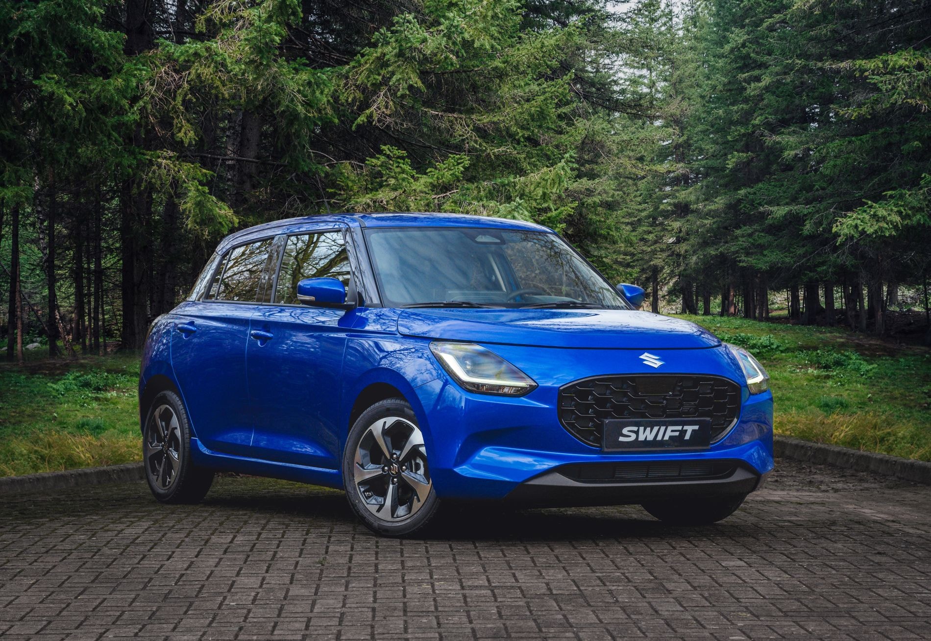 Diseño moderno y atractivo de la parte trasera del Suzuki Swift.