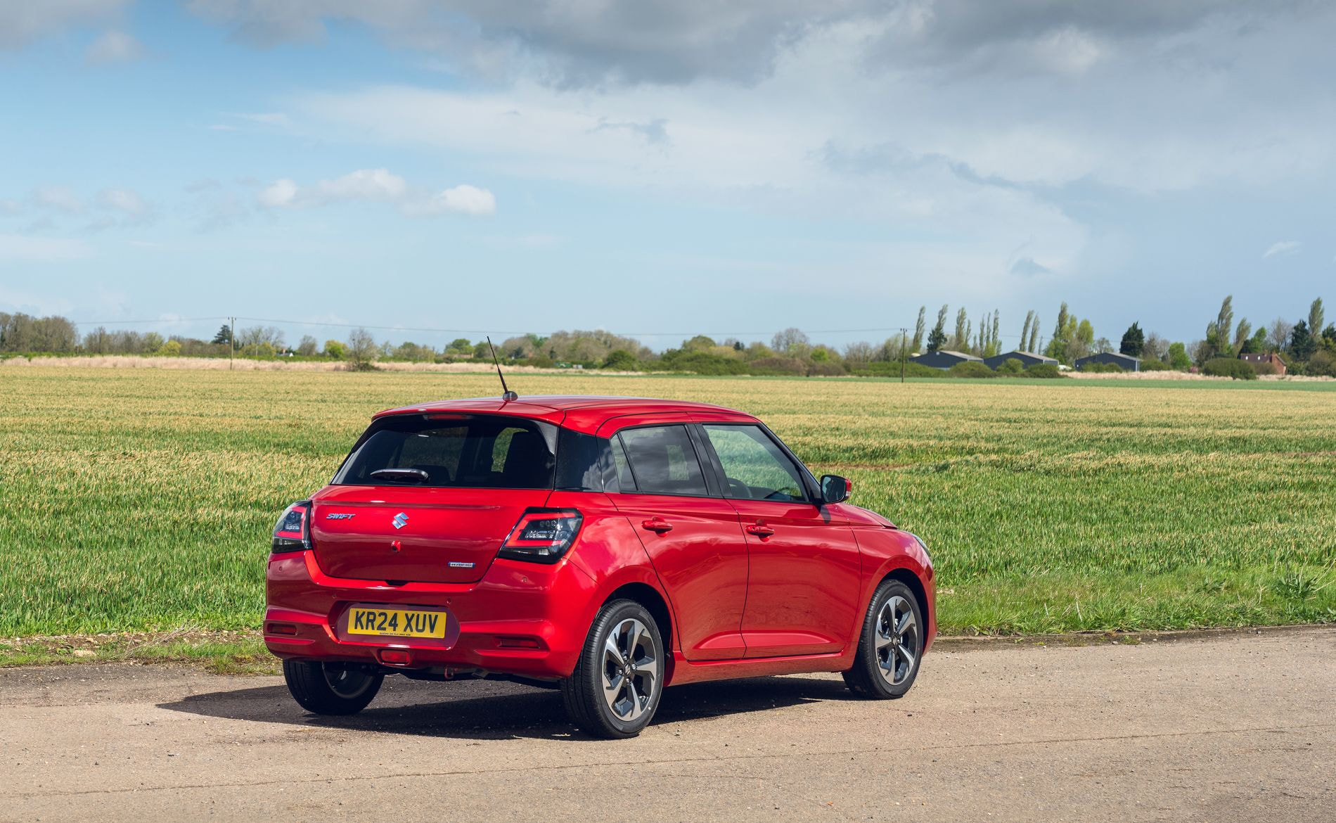 Vista interior del Suzuki Swift, con acabados modernos y asientos cómodos.
