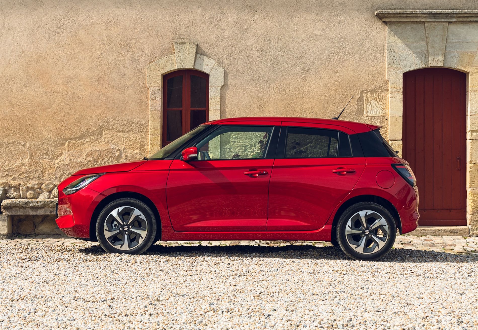 Vista del techo del Suzuki Swift, mostrando un diseño espacioso.