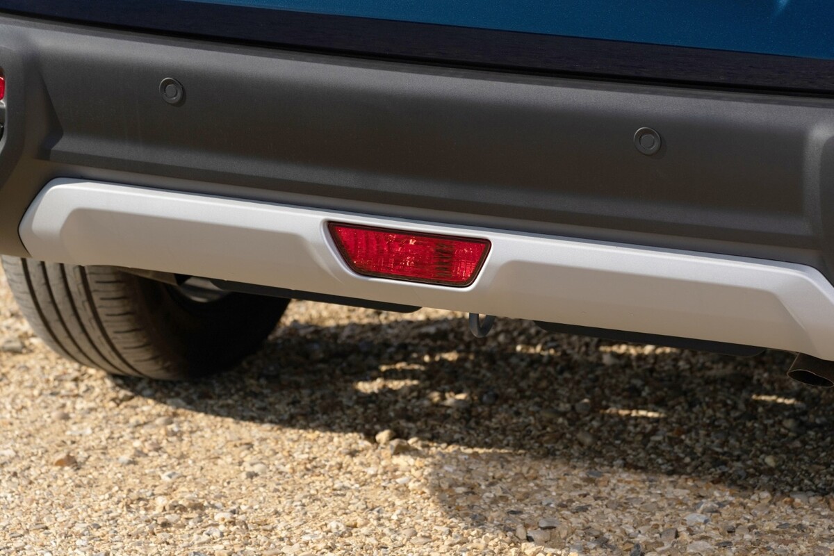 Imagen del sensor de estacionamiento lateral en el parachoques trasero. Imagen del sensor de estacionamiento lateral en el parachoques trasero.