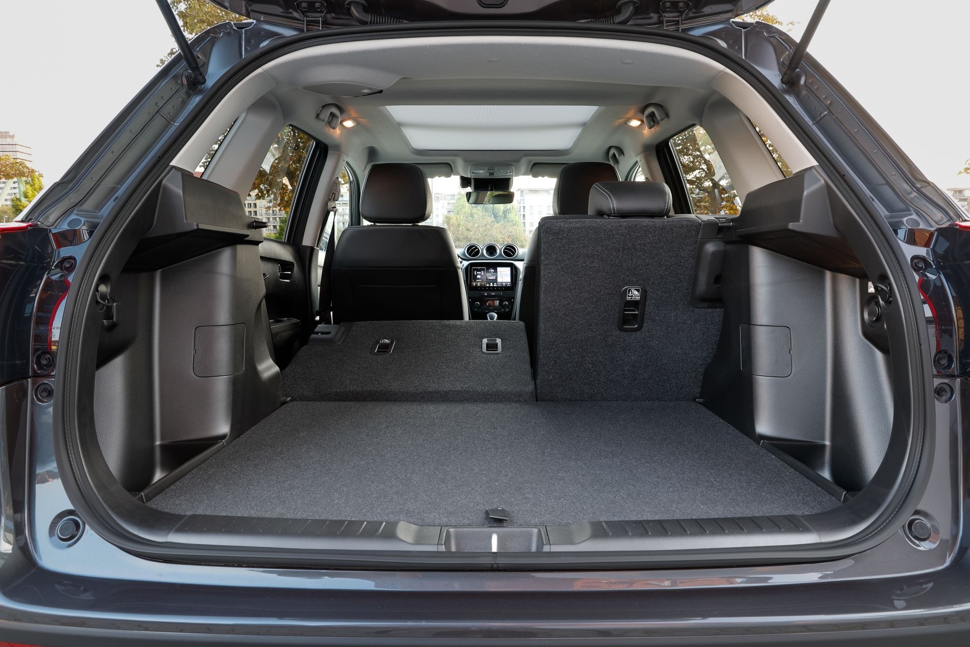 Interfaz de navegación del Suzuki Vitara, conectividad avanzada.