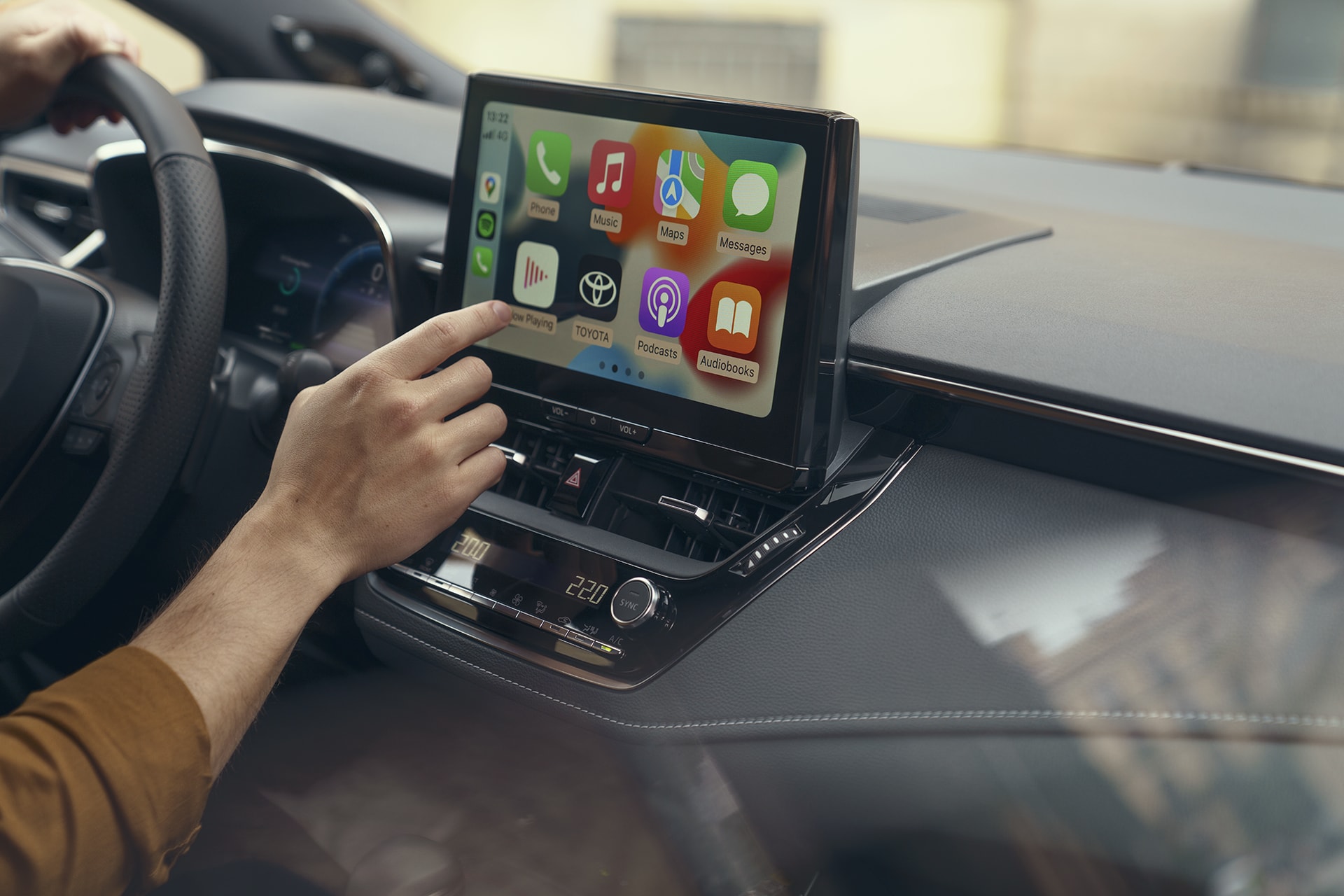 Vista del sistema de infotainment en Toyota Corolla Touring Sports Híbrido.