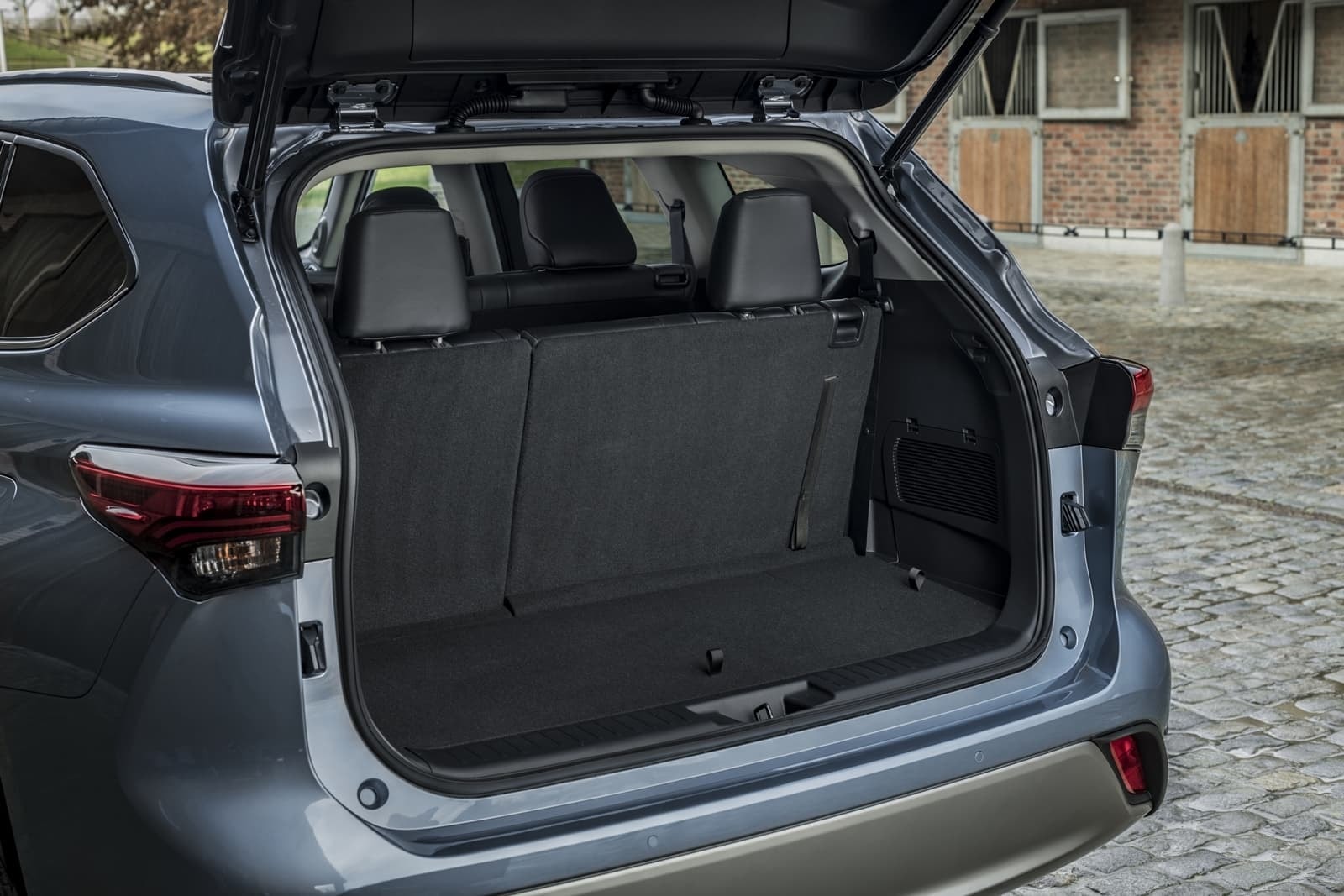 Capacidad del maletero con asientos en posición normal, ideal para equipaje.
