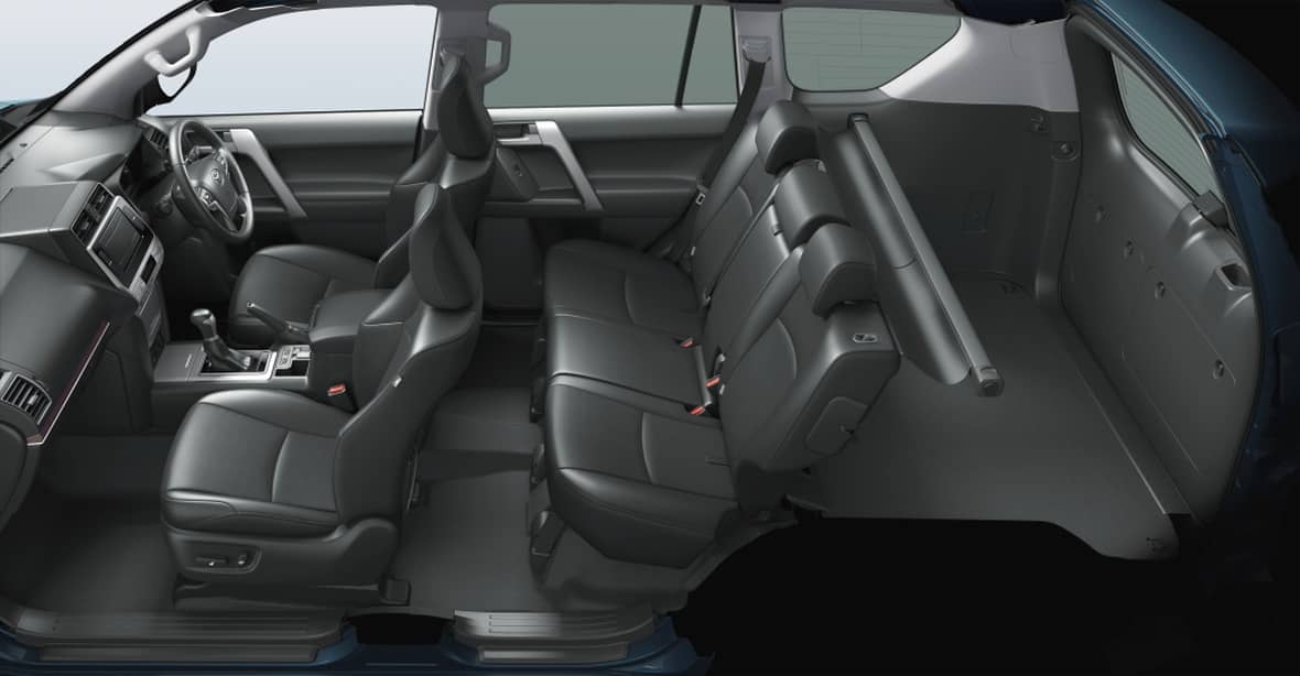 Visión de la disposición y funcionalidad de los asientos interiores del Land Cruiser.