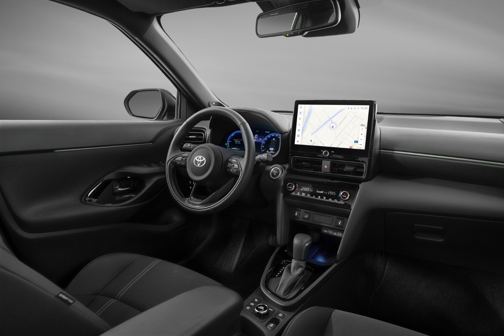 Vista completa de la cabina resaltando la instrumentación digital.