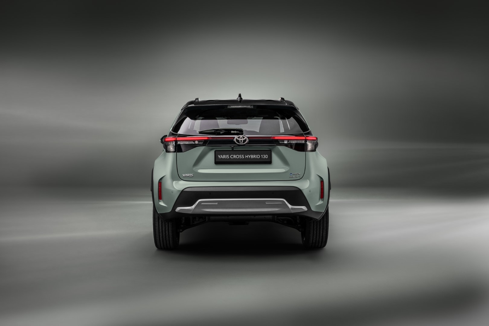 Imagen trasera del Toyota Yaris Cross que muestra su diseño y tecnología de iluminación.
