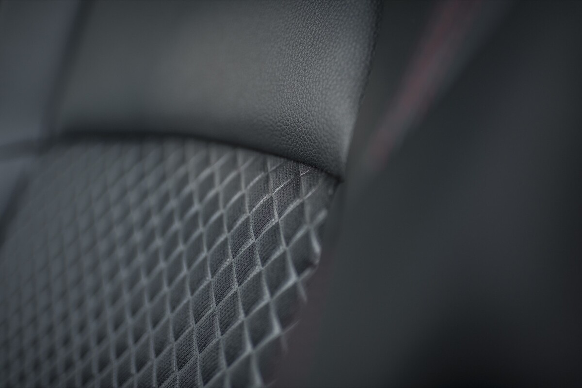 Textura y costura del asiento del Toyota Yaris Textura y costura del asiento del Toyota Yaris