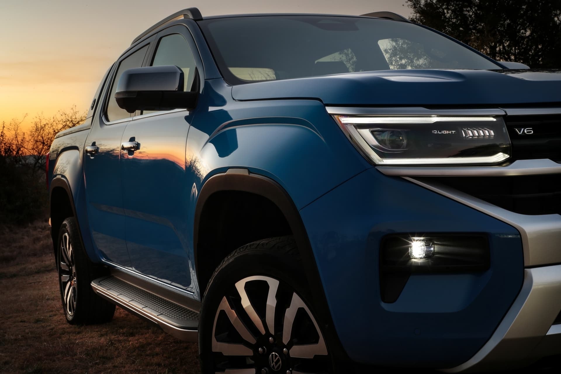 Detalles del diseño lateral del Volkswagen Amarok V6, estilo y fuerza
