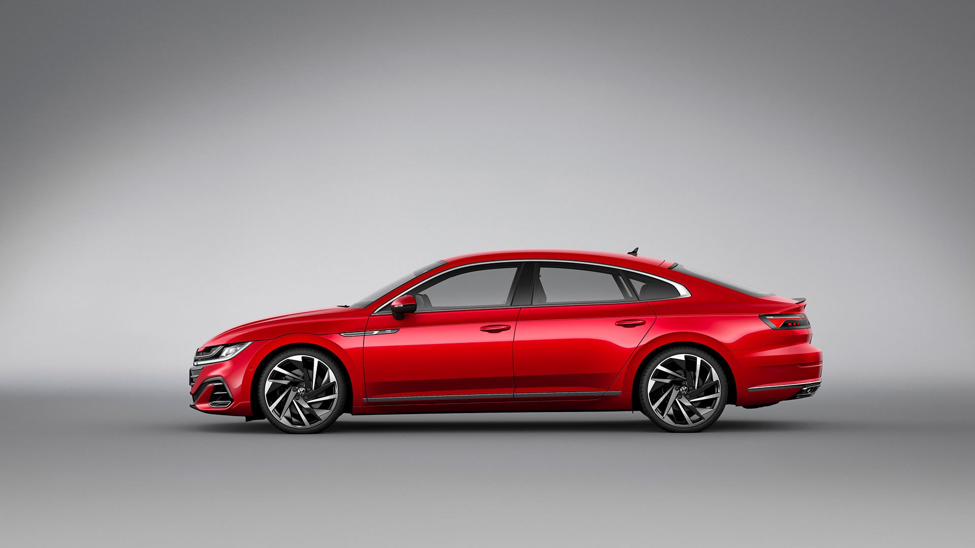 El Arteon de Volkswagen en vista lateral, destacando su silueta estilizada.