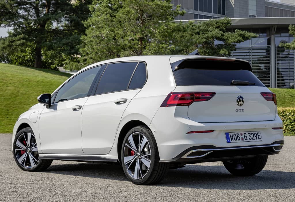 Imagen dinámica de la parte trasera del Golf GTE.
