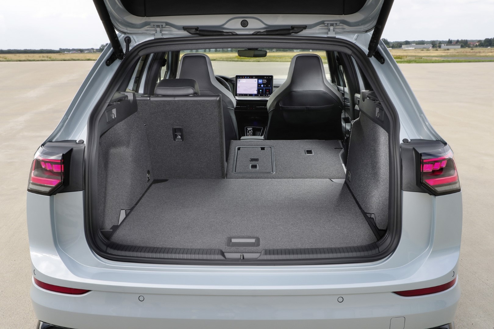 Espacio de carga del Golf Variant con asientos abatidos.