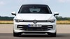 Vista frontal del Volkswagen Golf, mostrando un diseño limpio y moderno Vista frontal del Volkswagen Golf, mostrando un diseño limpio y moderno