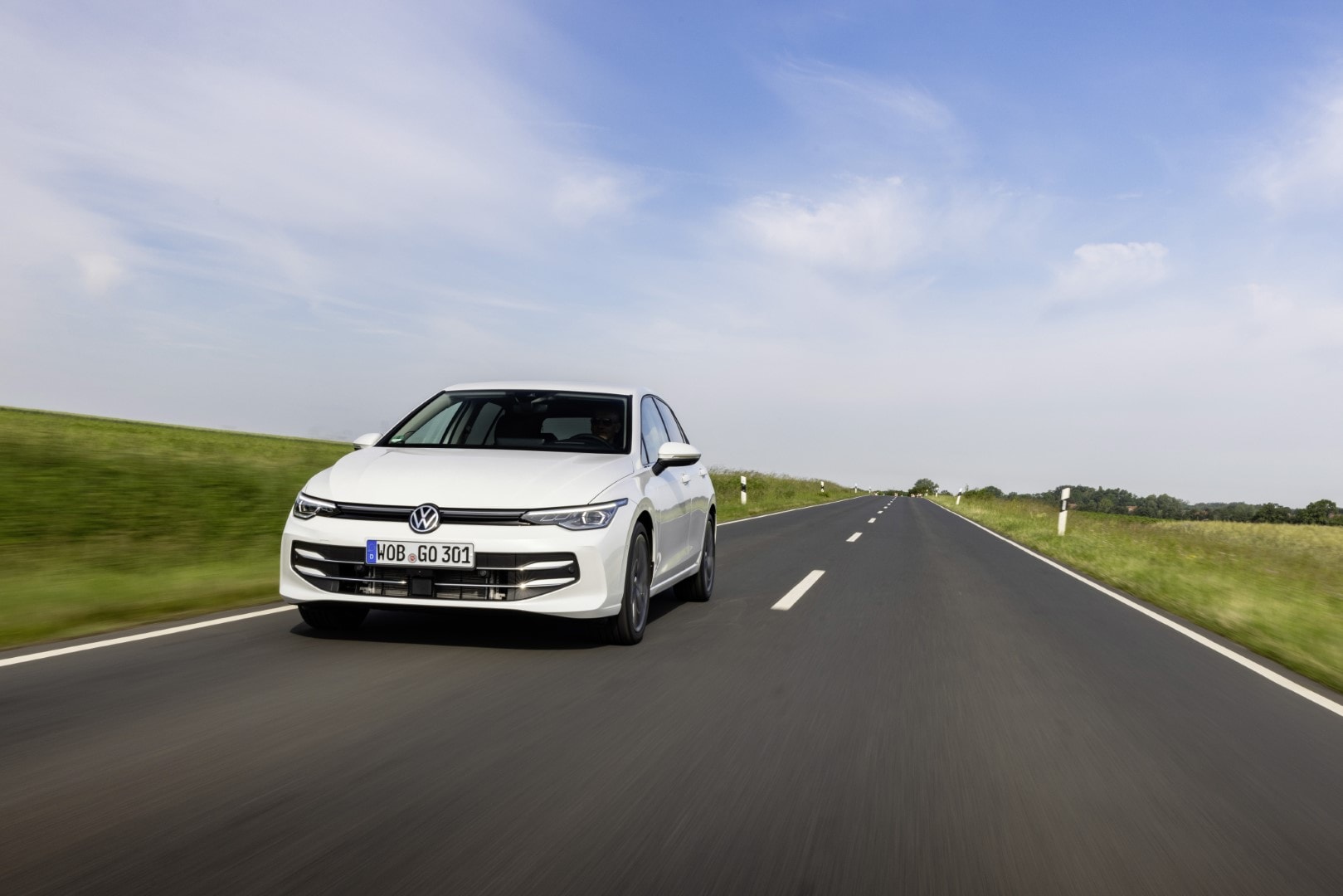Vista trasera del Golf, una combinación de elegancia y modernidad en su diseño.