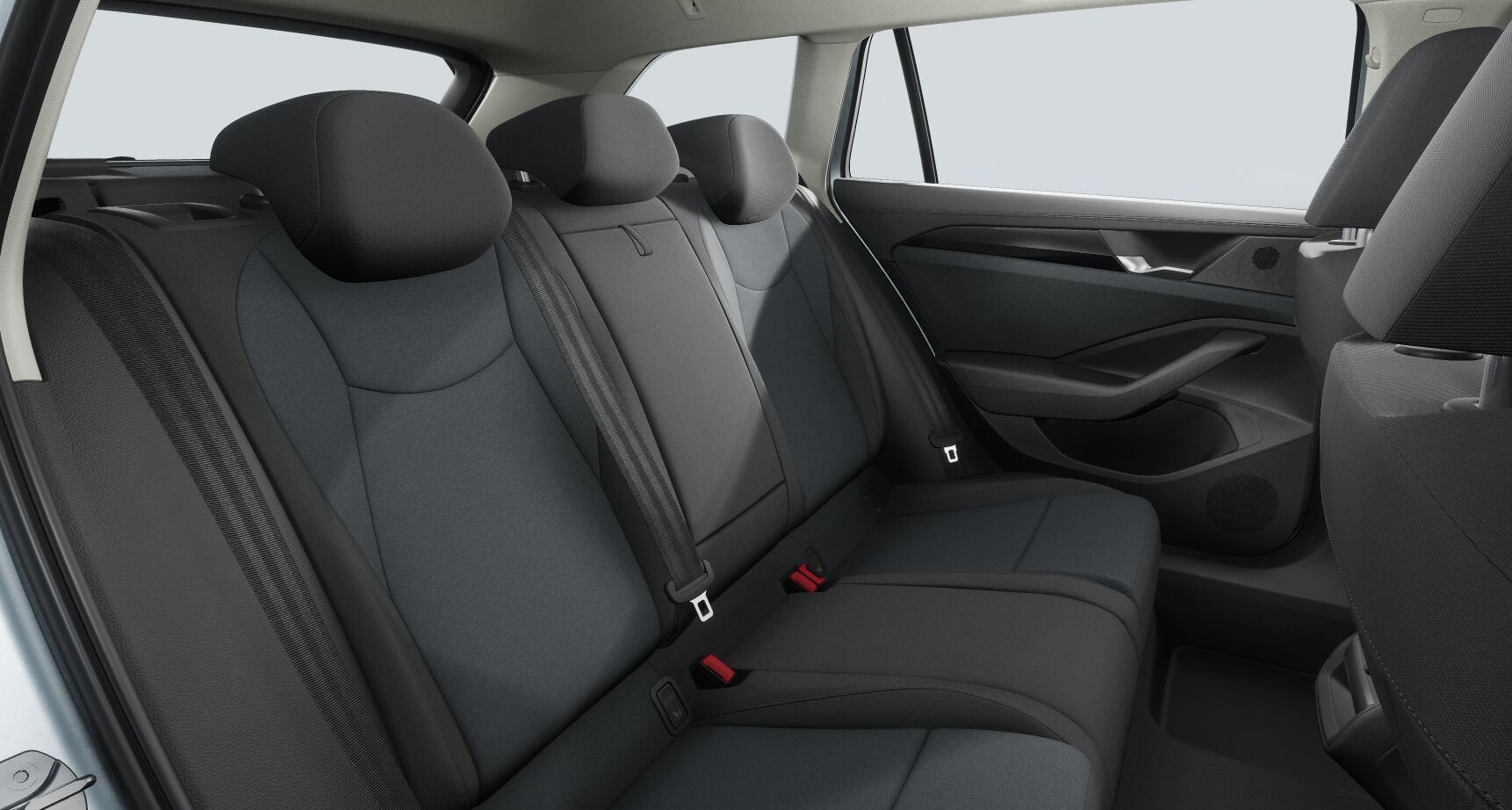 Asientos traseros del Volkswagen Passat Variant, enfatizando su diseño ergonómico.