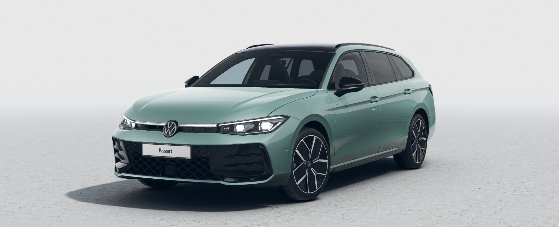 Vista frontal del Volkswagen Passat Variant en tonalidad verde.