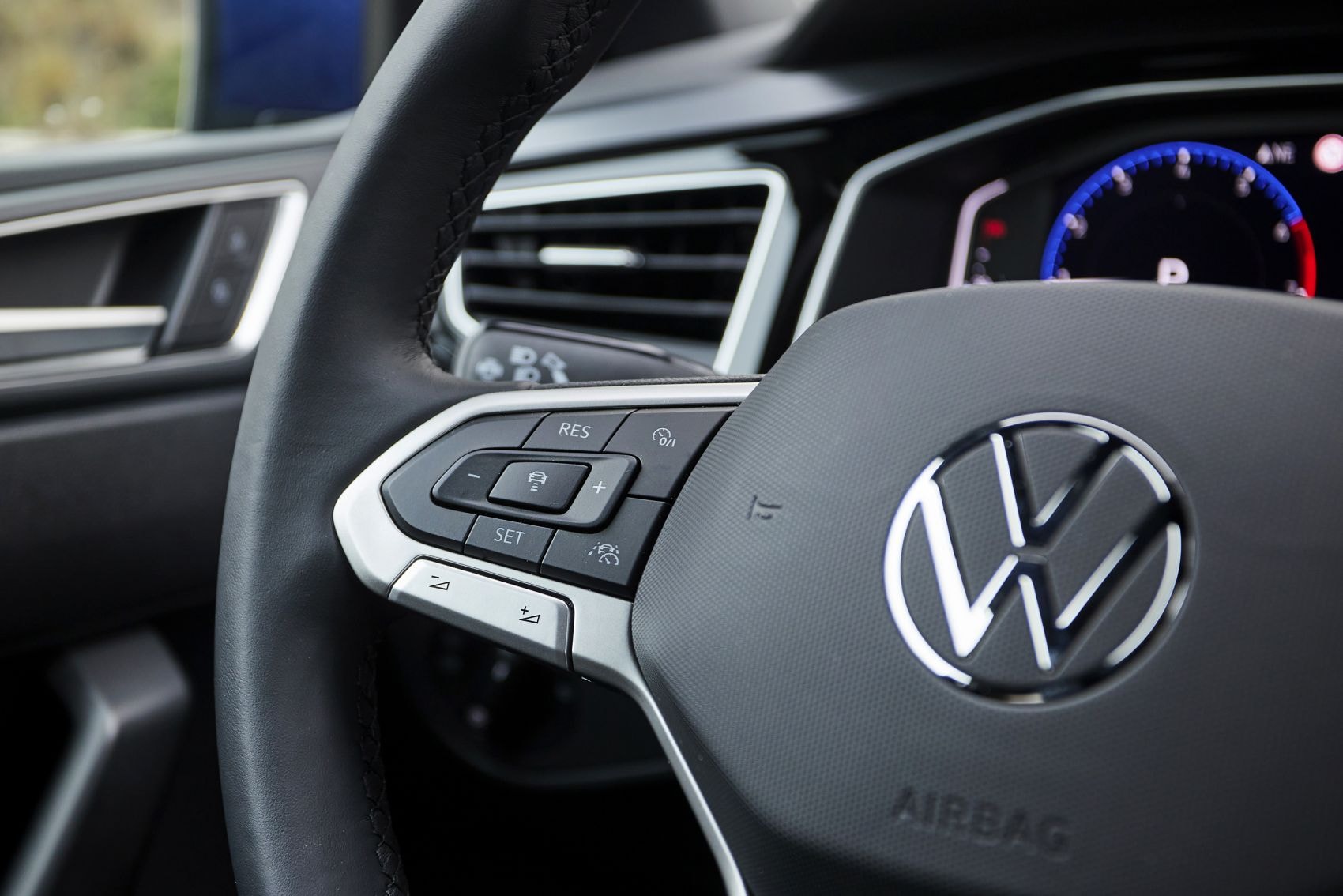 Asientos traseros del Volkswagen Polo, con buen espacio y confort.