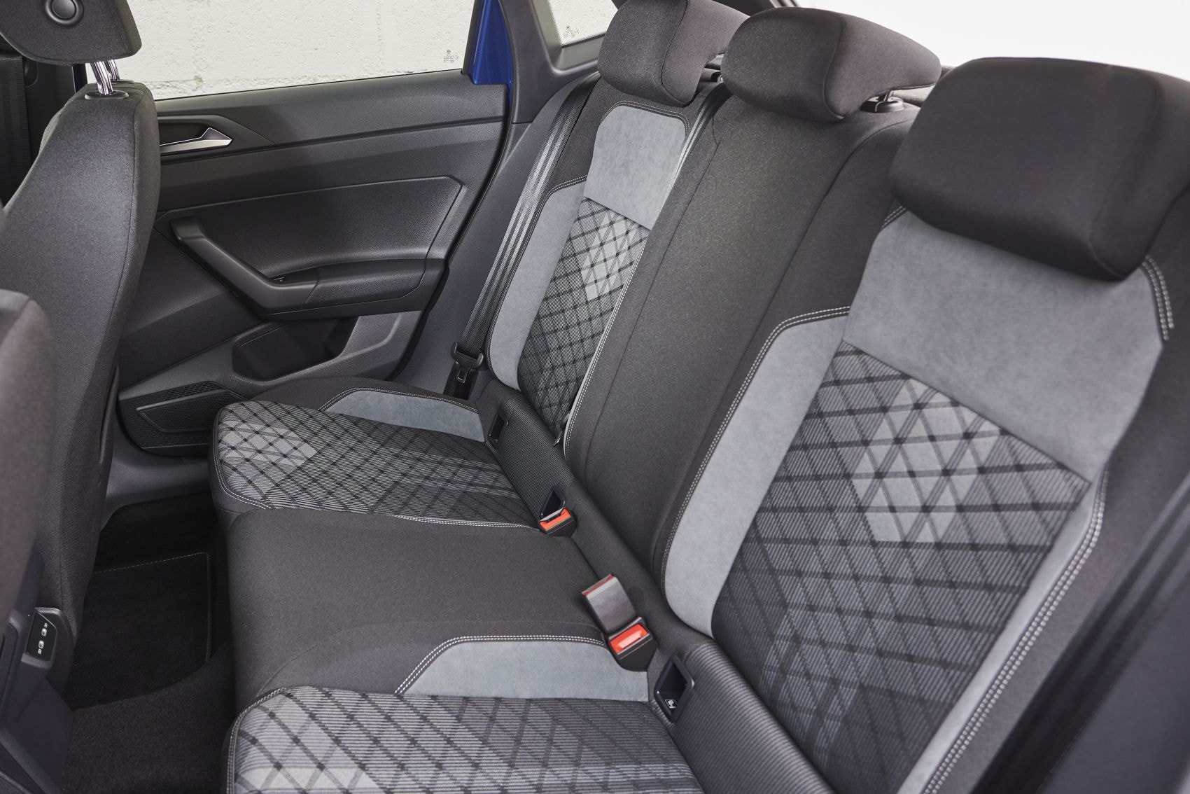 Pantalla de navegación del Polo, destacando sus prestaciones tecnológicas.