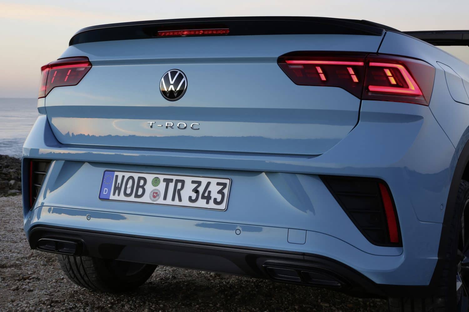 Acercamiento a la zona trasera del T-Roc Cabrio destacando grupos ópticos.