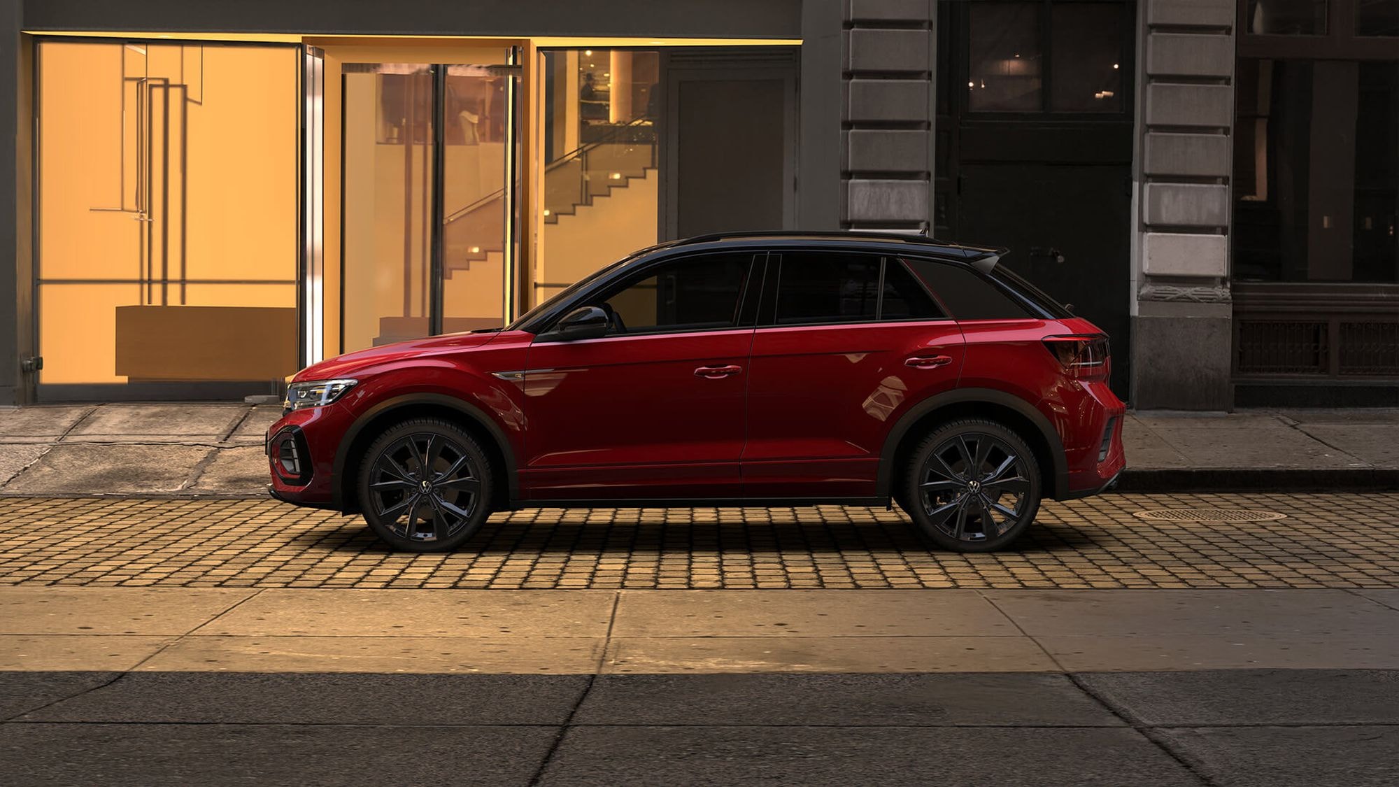 El T-Roc en un entorno natural, fusionando diseño y aventura.