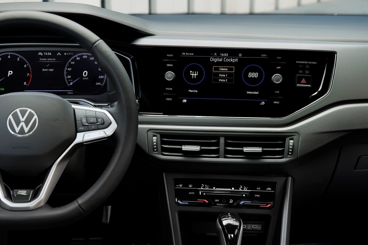 Visualización de la representación virtual del coche en la pantalla. Visualización de la representación virtual del coche en la pantalla.