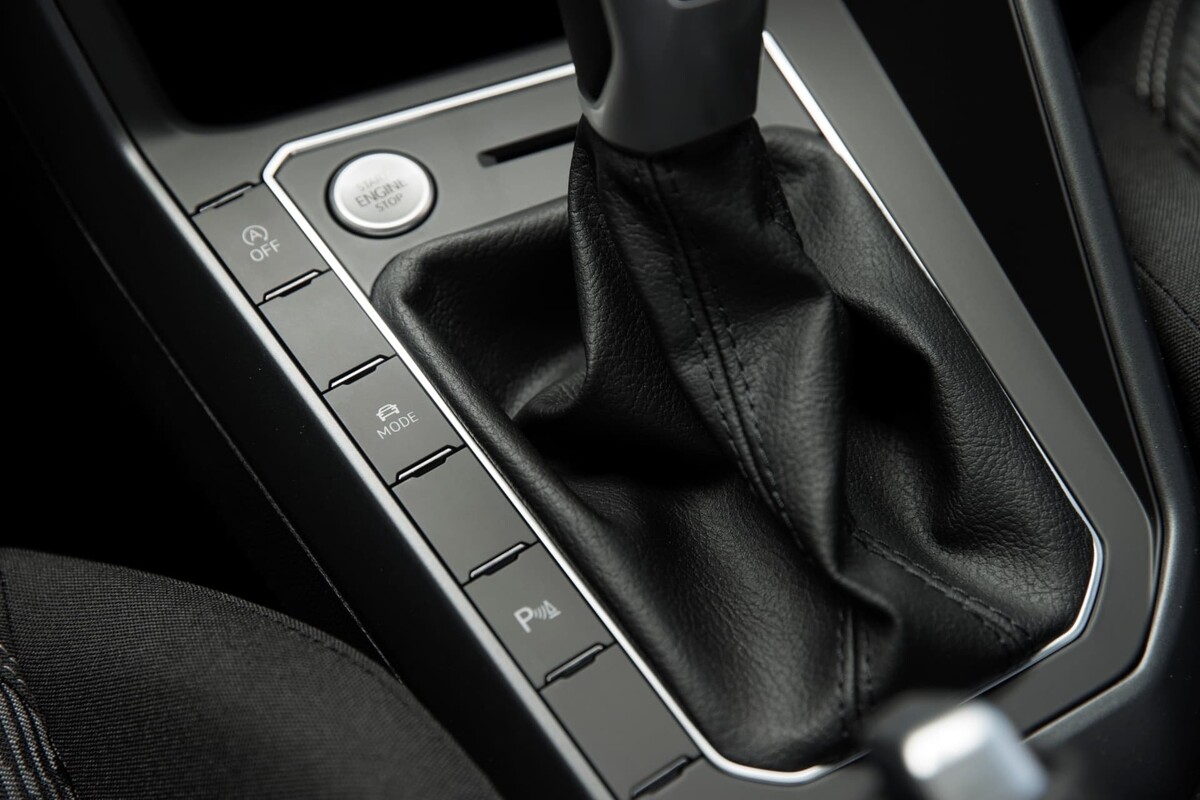 Selector de modos de conducción junto a la palanca de cambios. Selector de modos de conducción junto a la palanca de cambios.