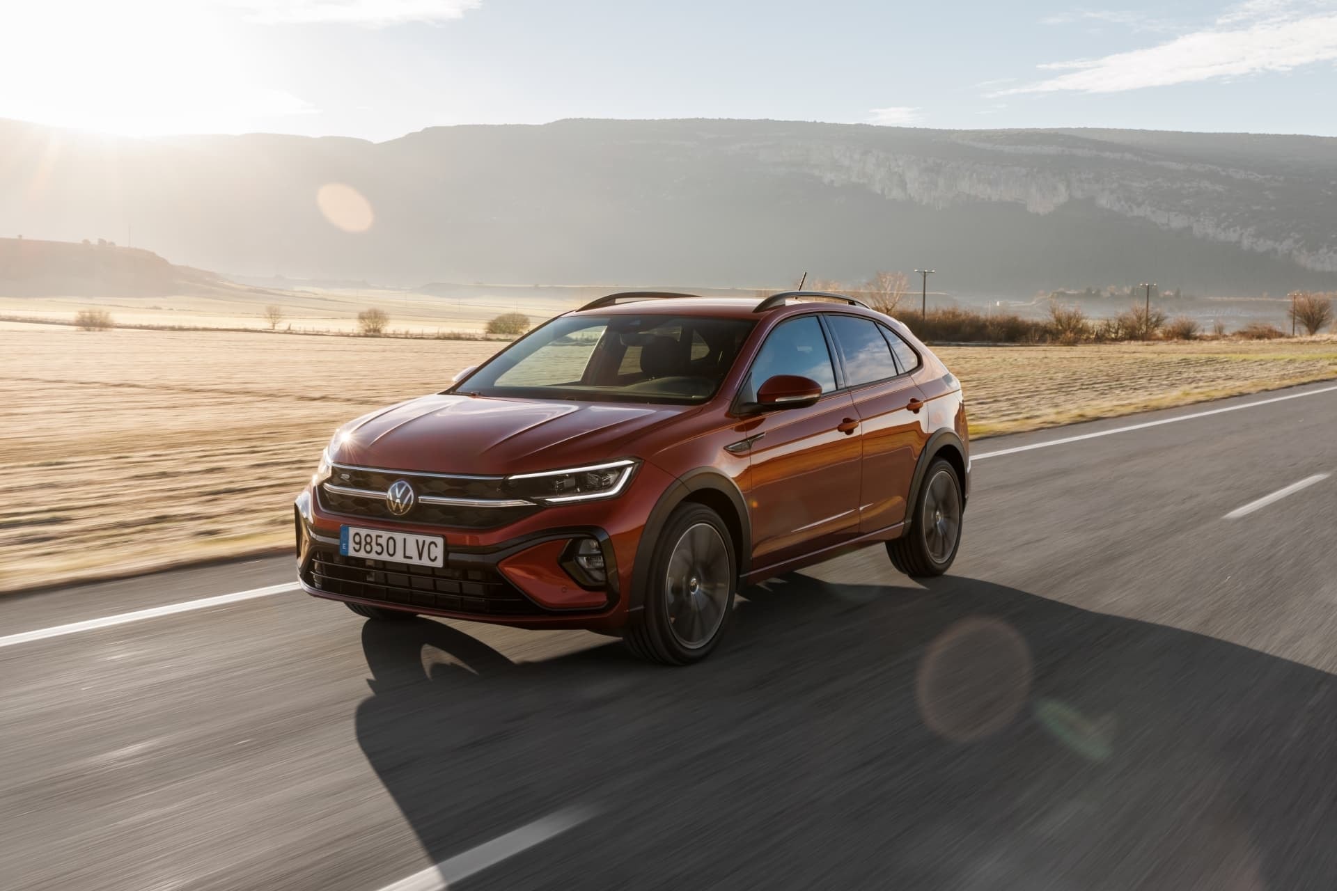 Vista lateral del Taigo en movimiento, mostrando su silueta aerodinámica.
