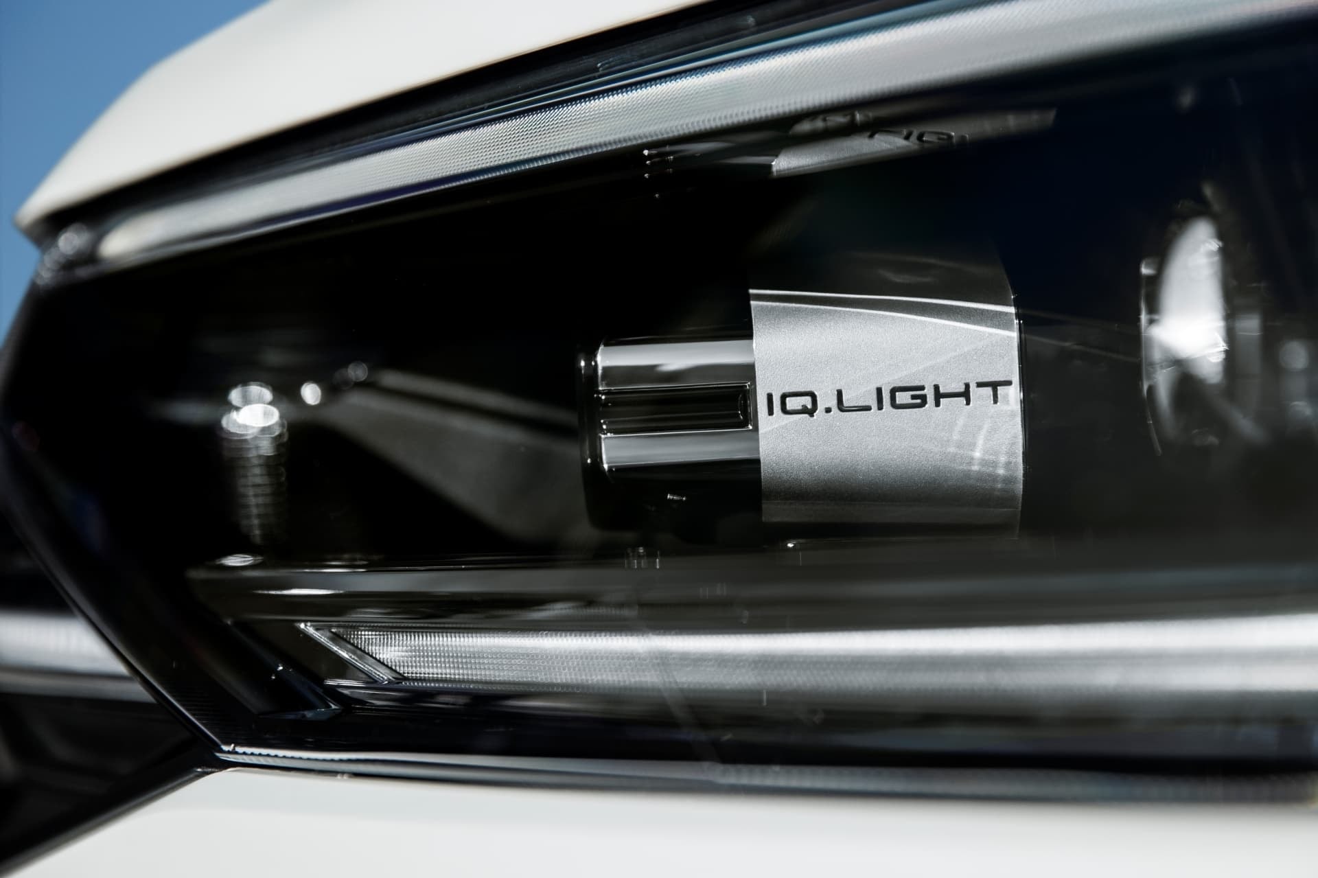 Detalle de la tecnología IQ.LIGHT de los faros del Volkswagen Taigo.