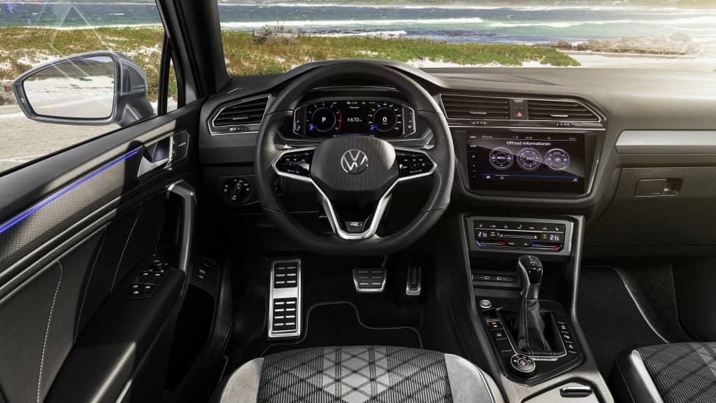Vista del habitáculo del Tiguan Allspace con tecnología y confort.