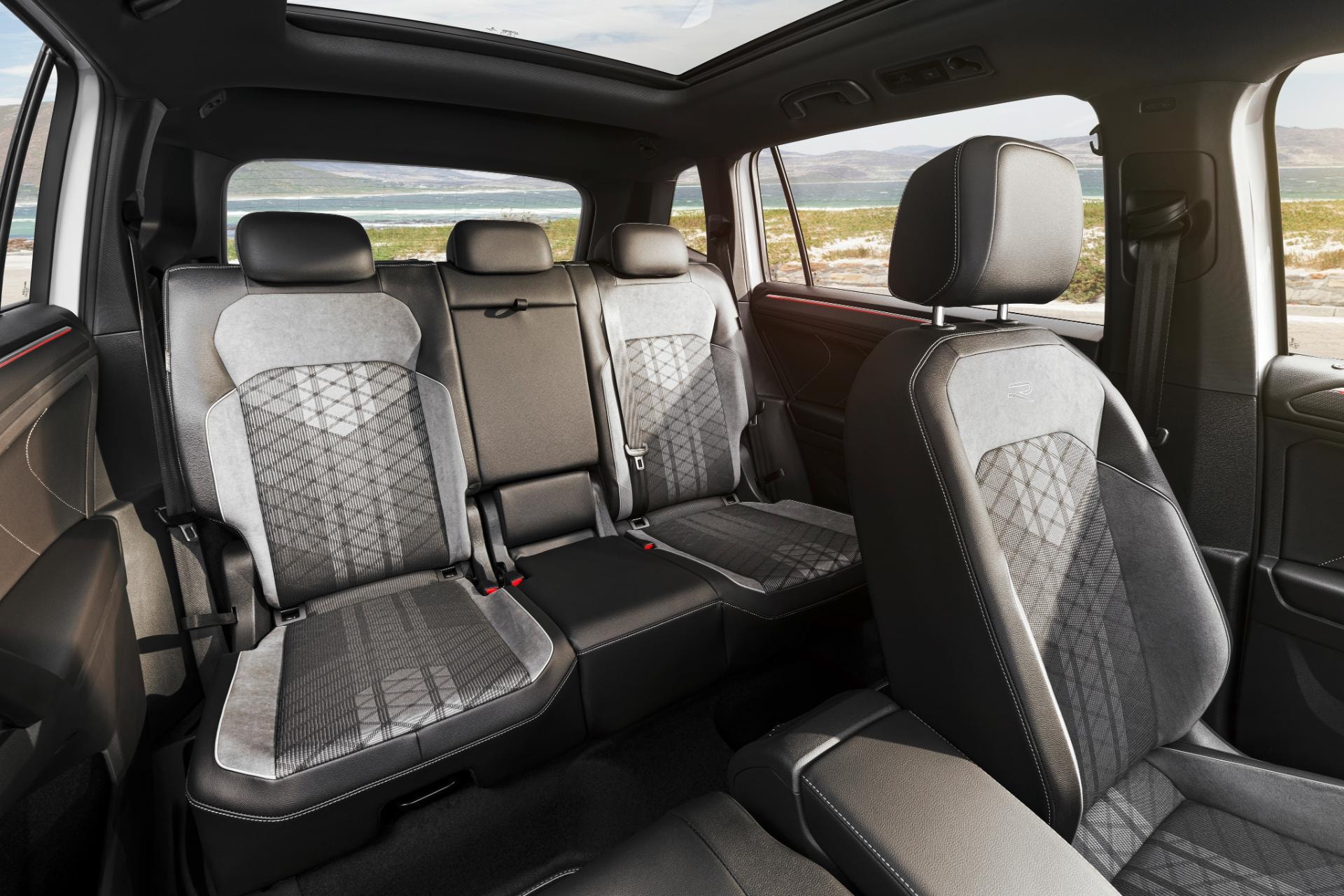 Asientos de Tiguan Allspace, diseño confortable y elegante.