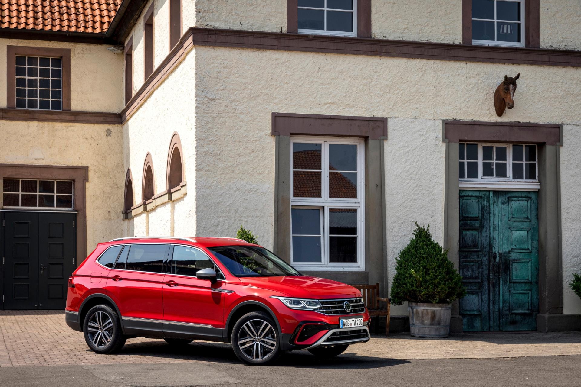 Volkswagen Tiguan Allspace con diseño elegante y robusto.