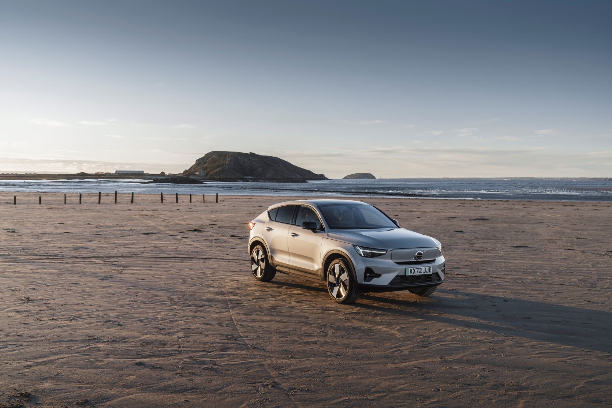 Rendimiento dinámico en la carretera, con un diseño audaz y contemporáneo.