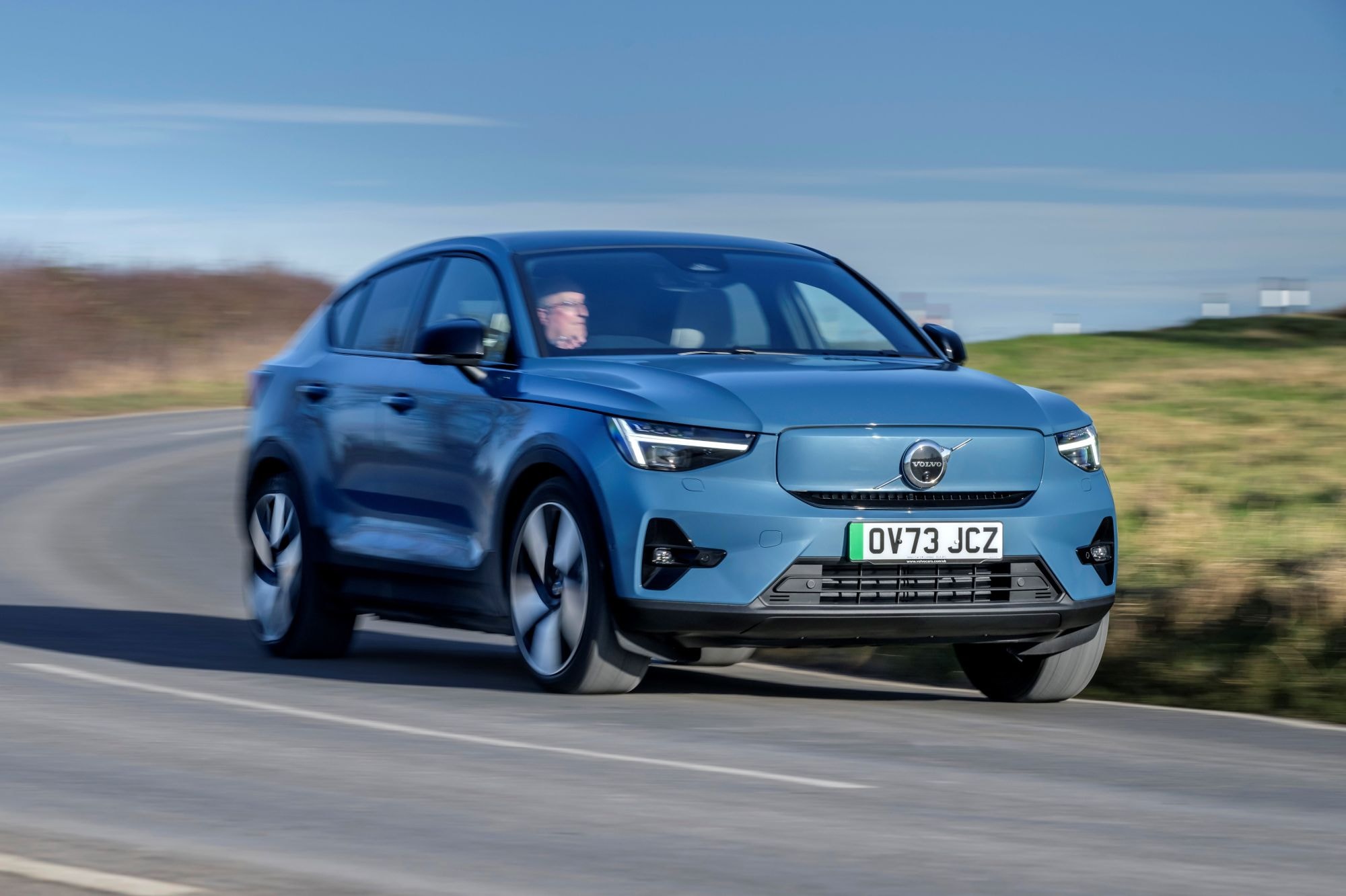 Imagen del Volvo EC40 en movimiento, mostrando su dinamismo.