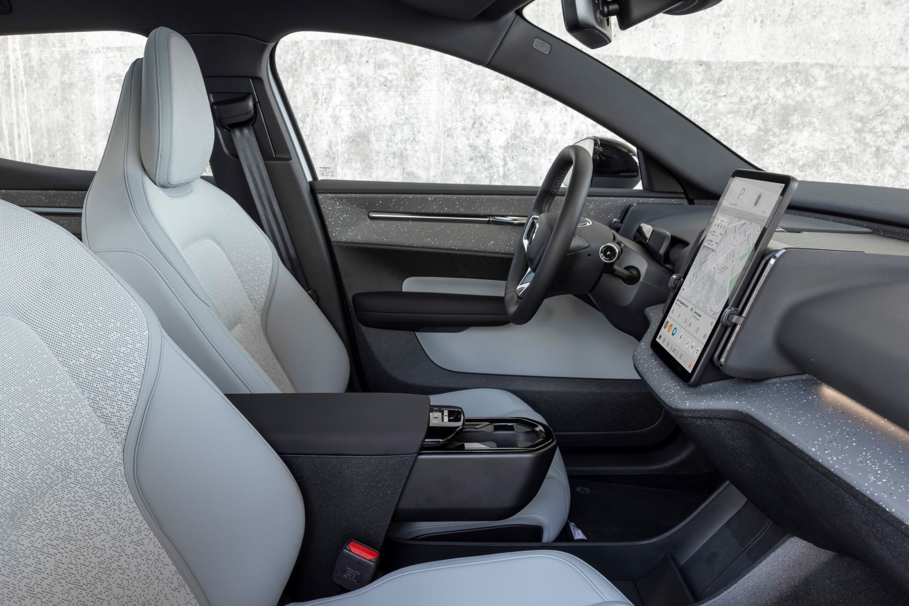 Dinámica lateral del EX30, ideal para la carretera.