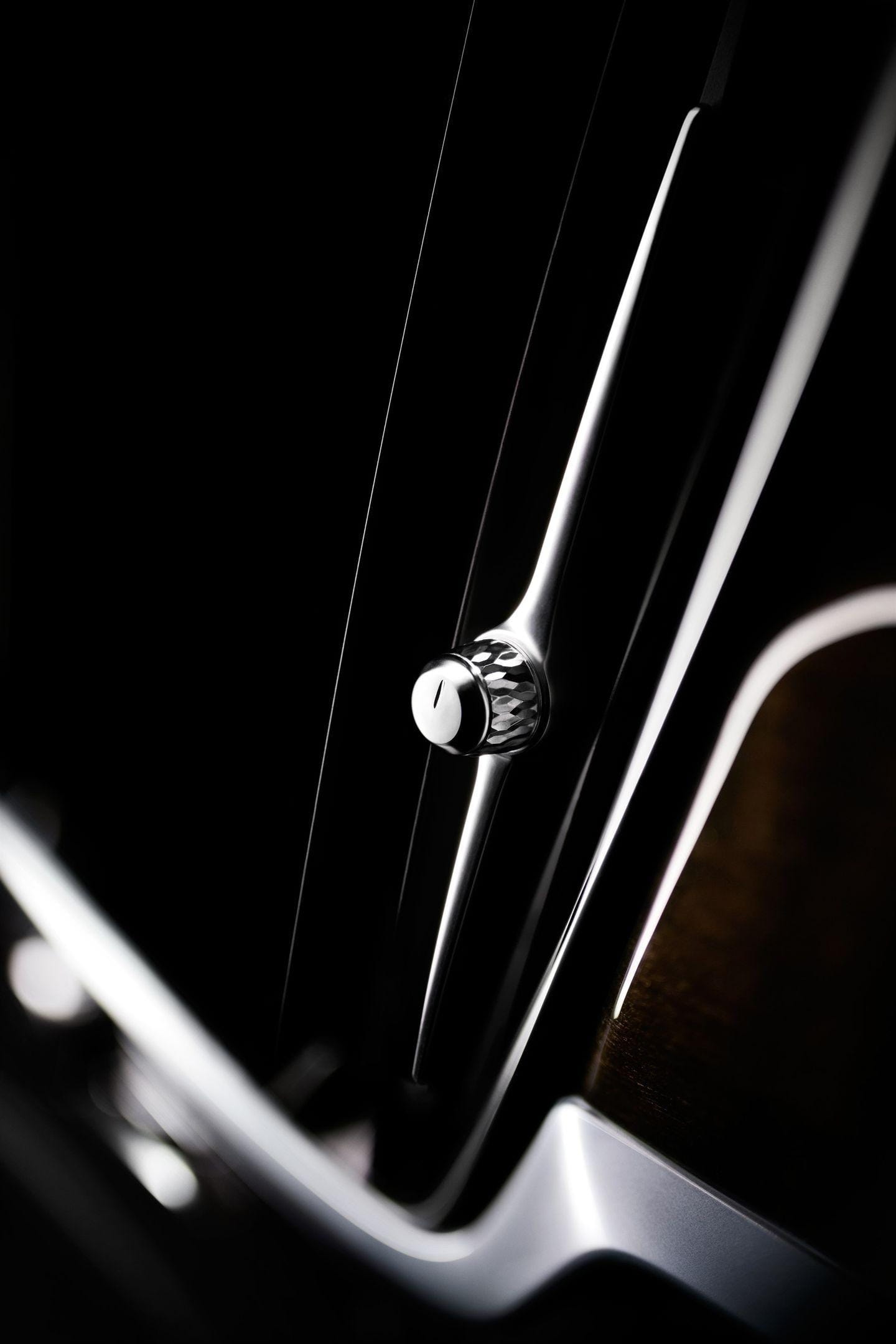 Primer plano del volante y su diseño ergonómico en el Volvo S90.