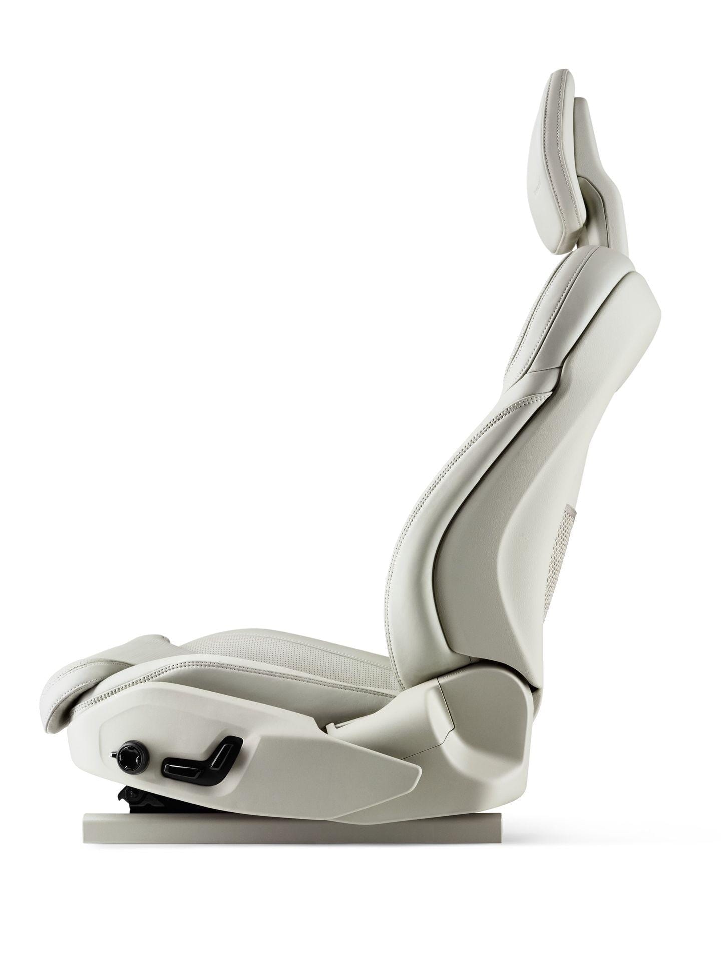 Asiento de conductor del Volvo S90 ensalzando su confort y diseño.