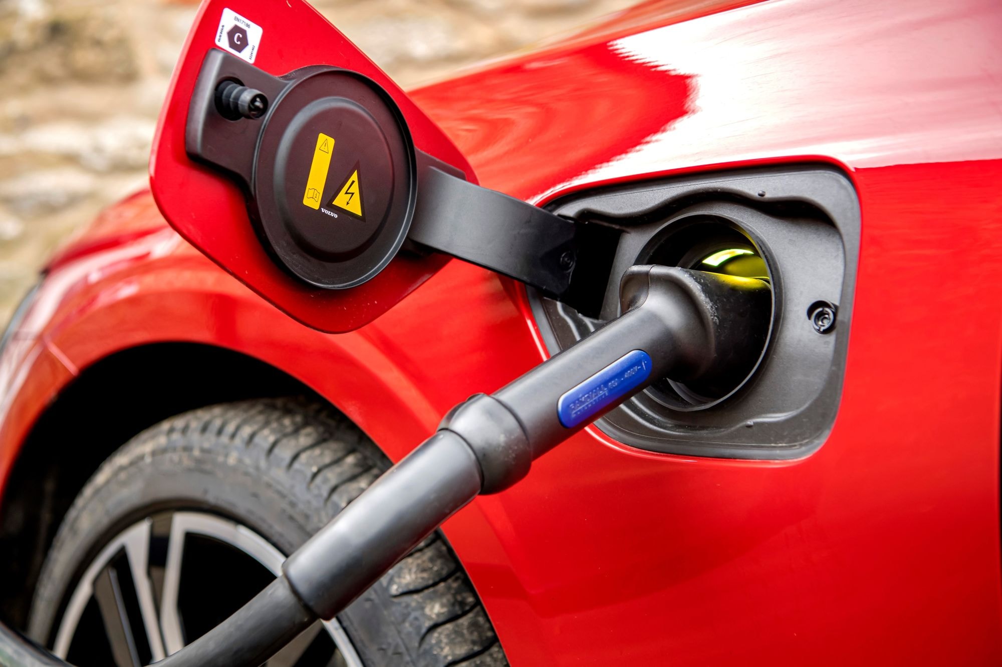 Rueda del Volvo V60 Híbrido con diseño atractivo.