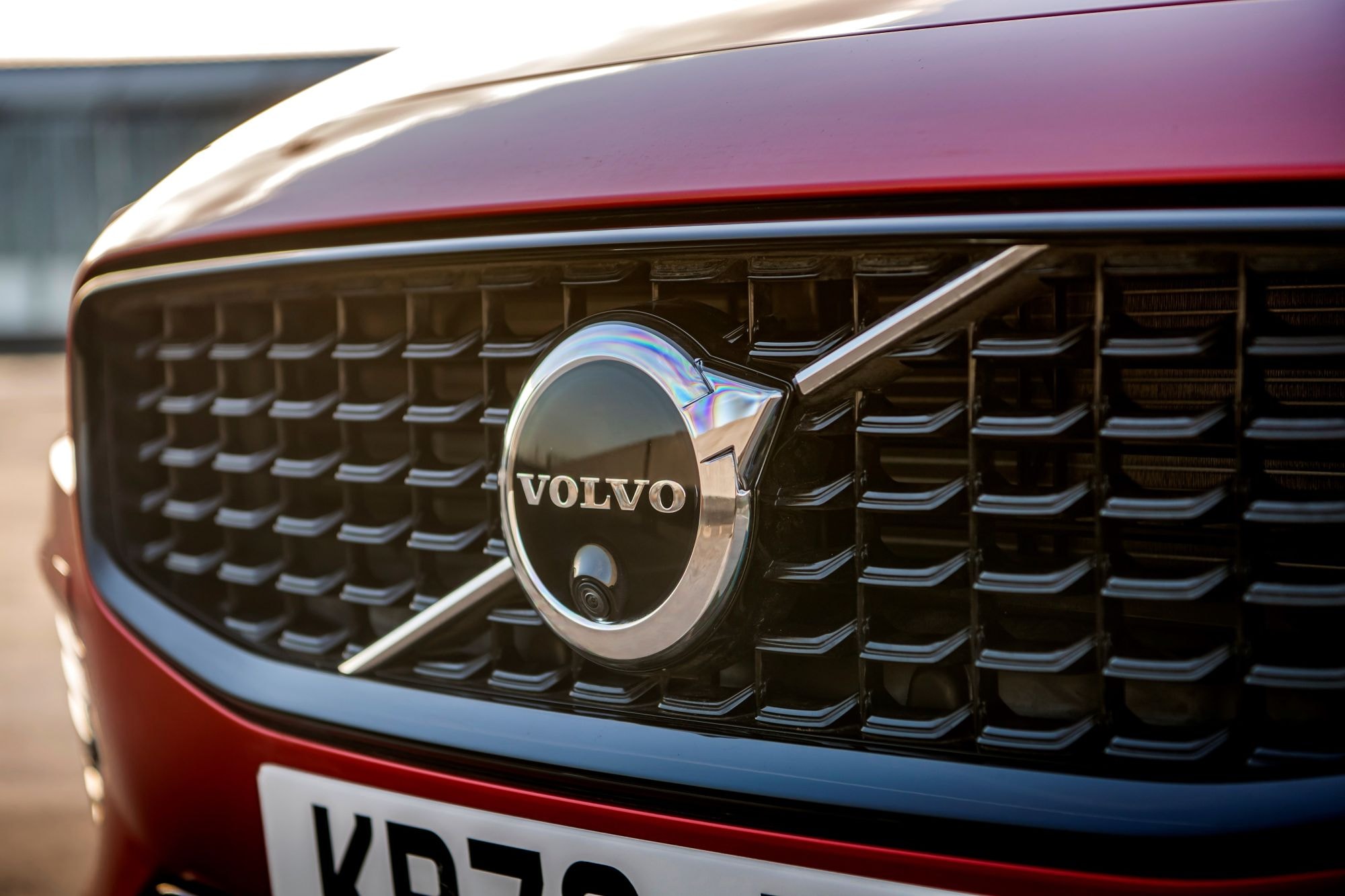 Conexión de carga del Volvo V60 Híbrido, ideal para la movilidad eléctrica.