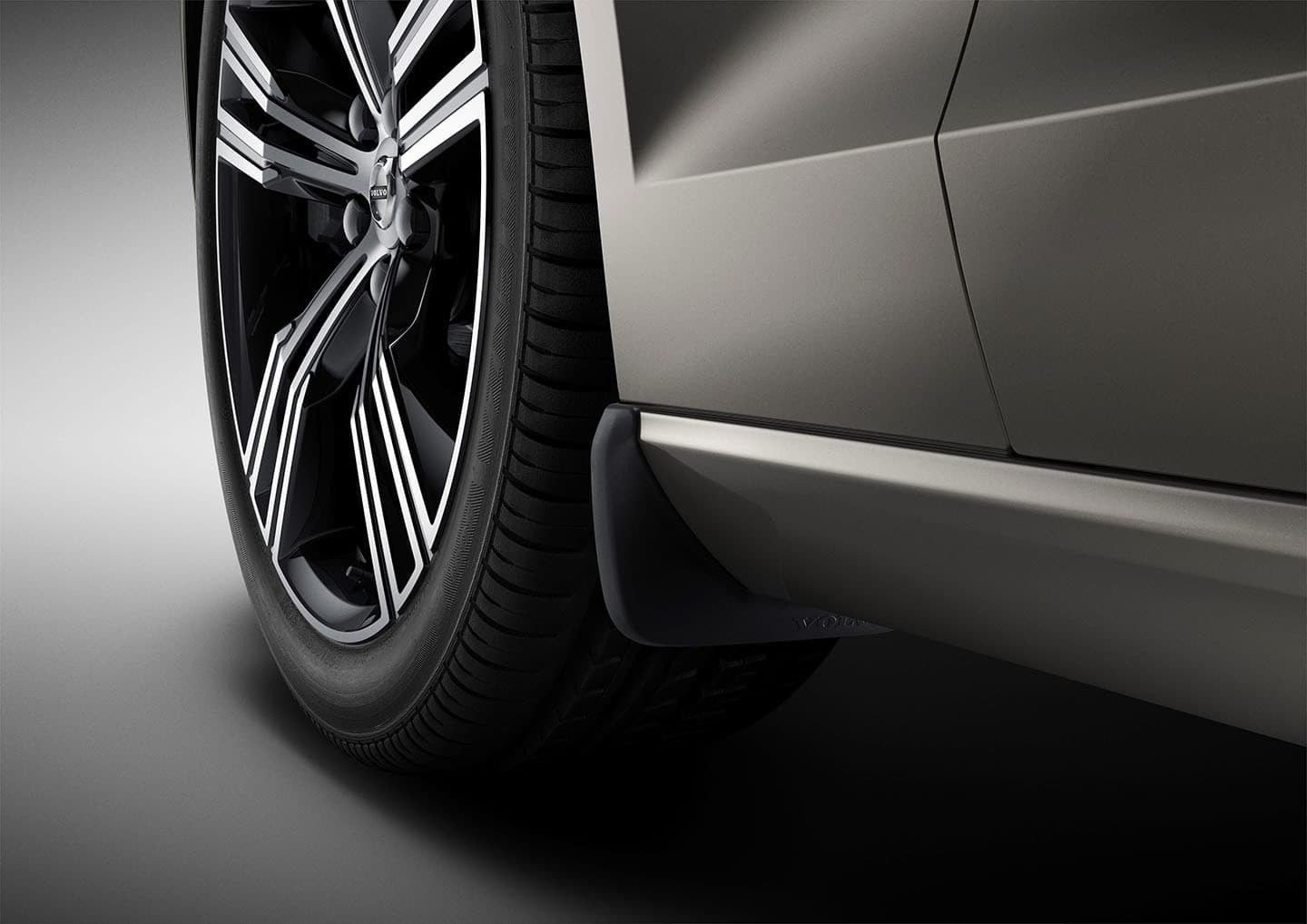 Vista del diseño estilizado de la ventana y techo del Volvo V60, refinamiento sueco.