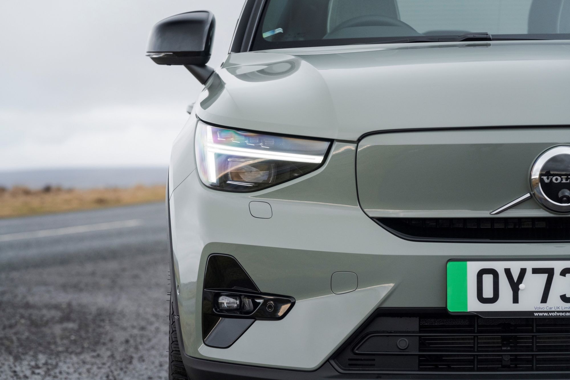 Asientos traseros del XC40, diseñados para comodidad y espacio.