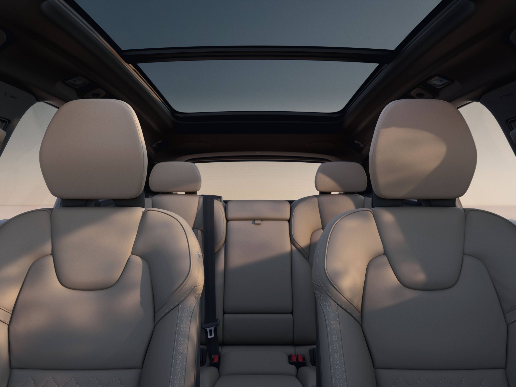 Detalle del acolchado del asiento del XC60, muestra calidad en los materiales.