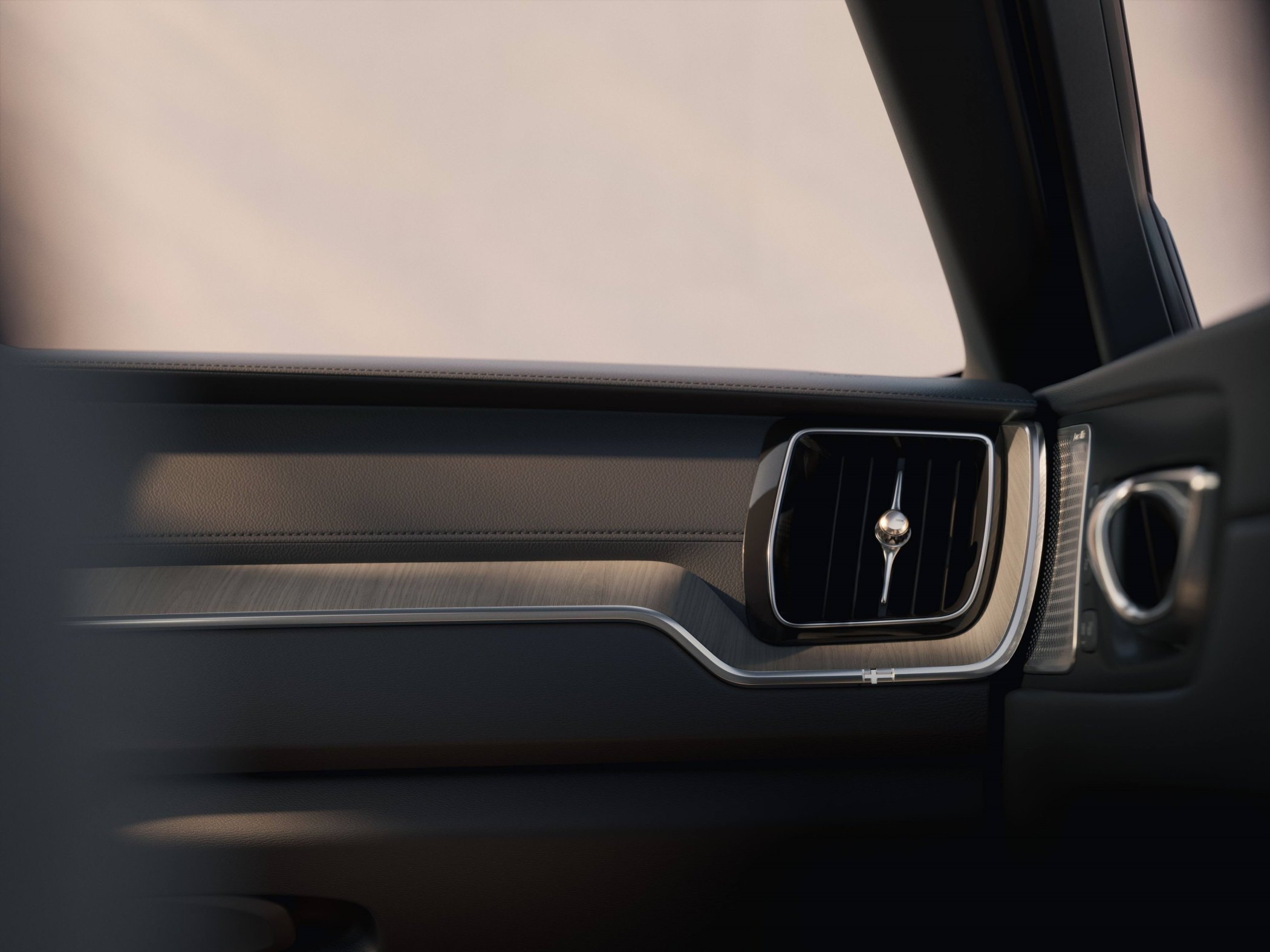 Vista superior del Volvo XC60 Híbrido en un entorno exterior.