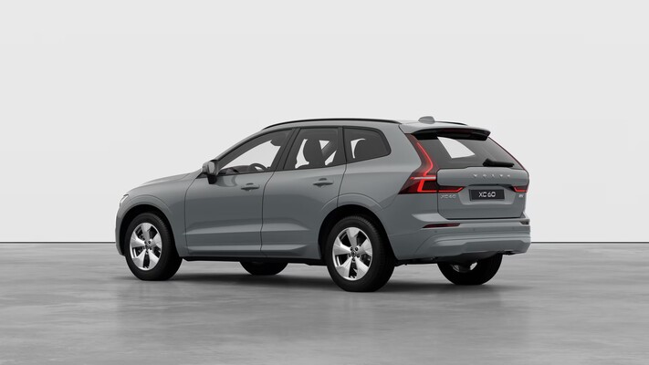 Vista lateral y delantera del Volvo XC60, destaca su elegancia y robustez. Vista lateral y delantera del Volvo XC60, destaca su elegancia y robustez.